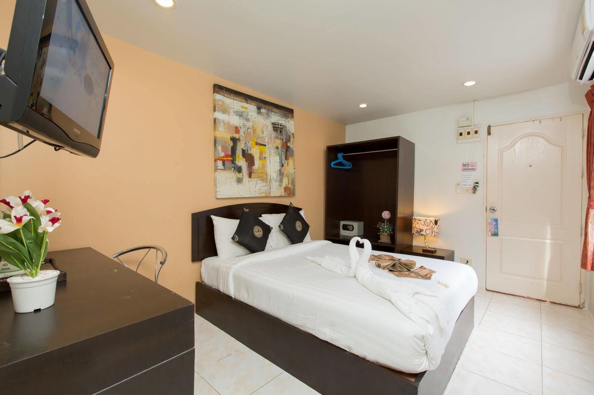 Cool Sea House Hotel Patong Ngoại thất bức ảnh