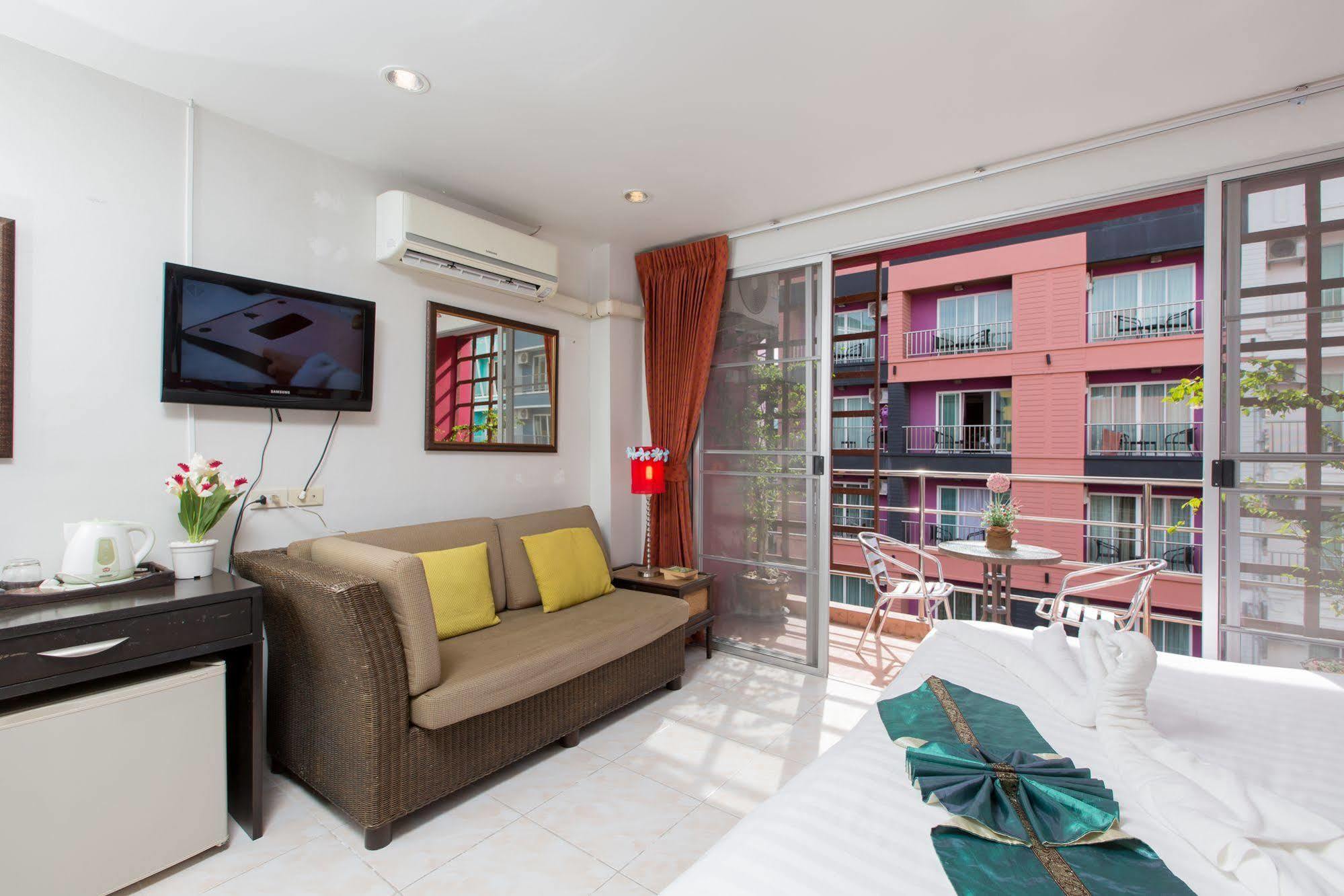Cool Sea House Hotel Patong Ngoại thất bức ảnh